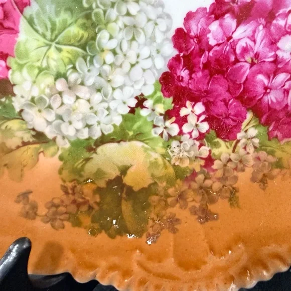 Decorative Plate with Hydrangeas - Picture 4 of 16